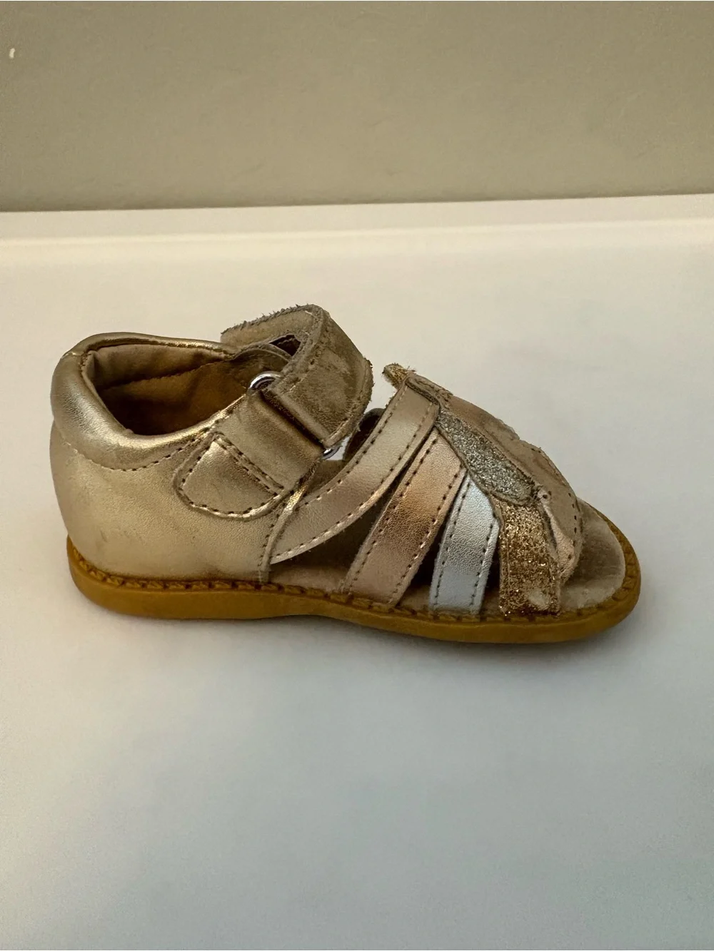 Livie & Luca metallic gold silver unicorn sandals PLAY size 4